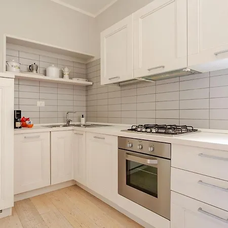 Dng House - Vatican 80 Square