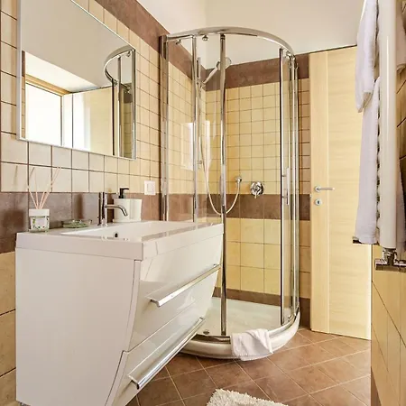 Dng House - Vatican 80 Square דירה