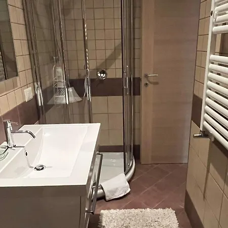 Dng House - Vatican 80 Square